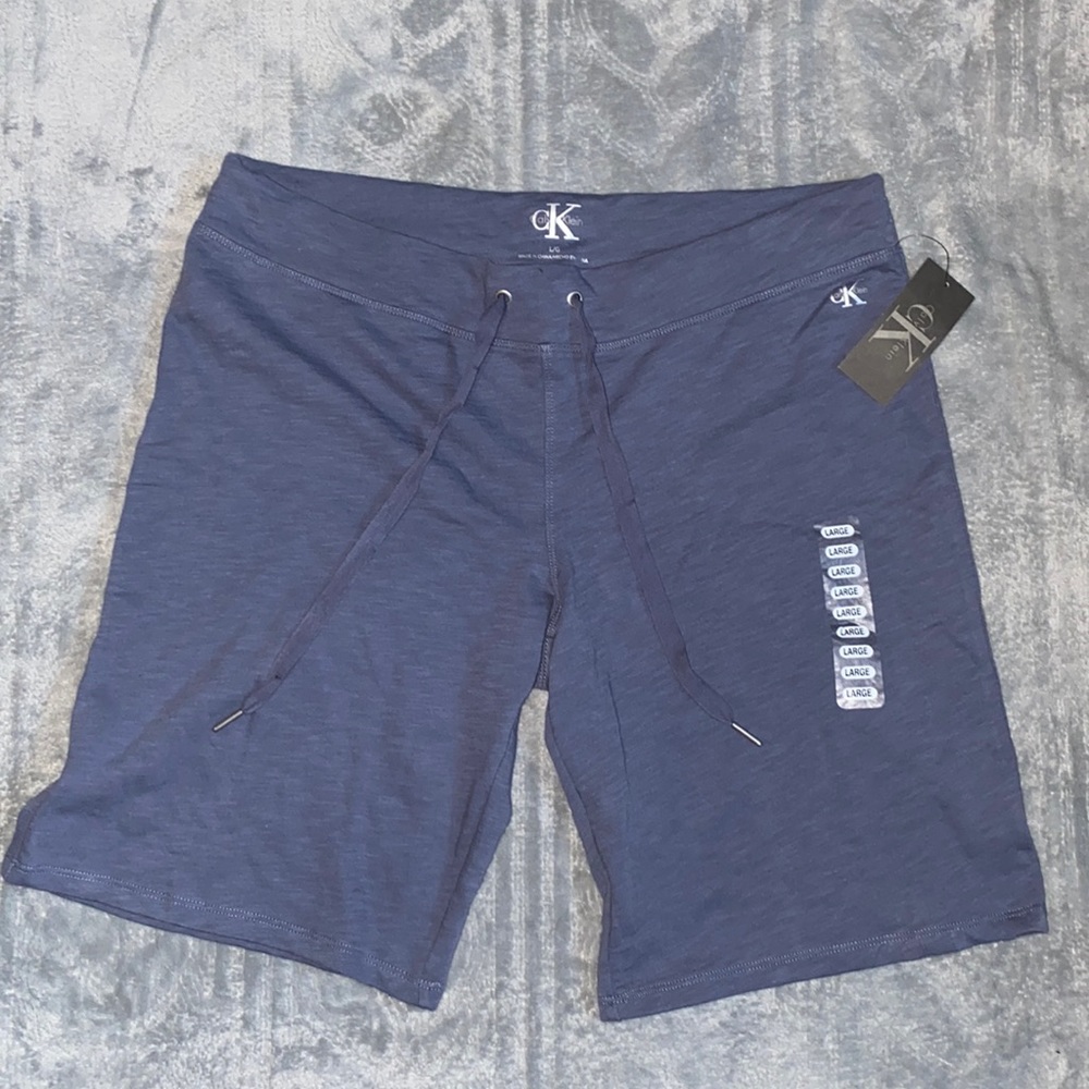 Calvin Klein NWT size L shorts